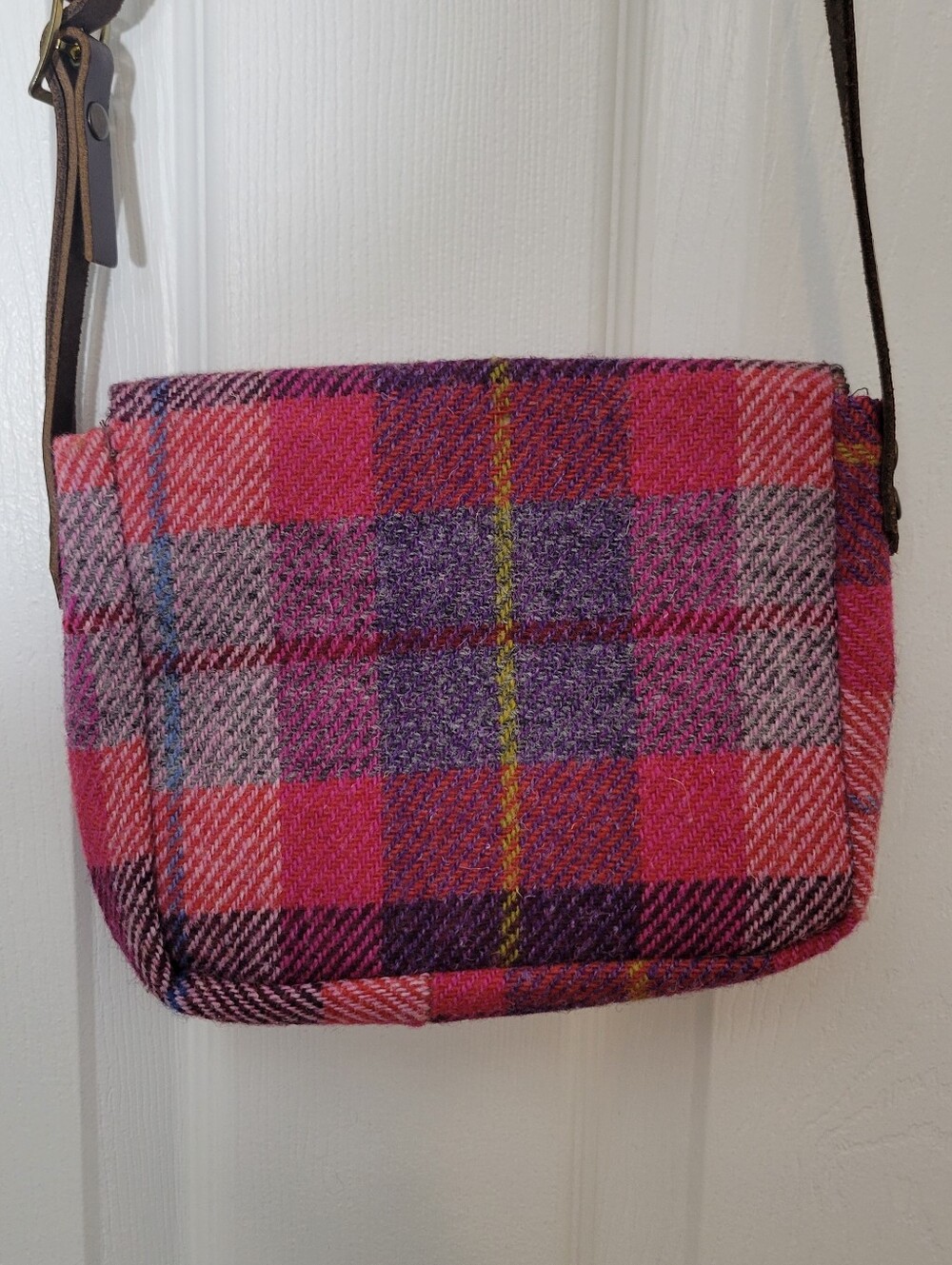 Harris Tweed Hand Woven in Scotland Wool Pink Plaid Crossbody Bag - Picture 13 of 14
